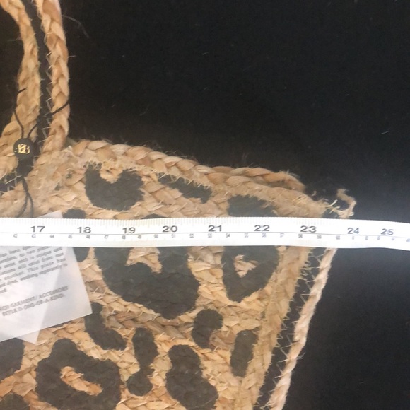 America & Beyond Leopard Print Yule XL Tote Bag W/ Tassel NWT - Picture 14 of 16